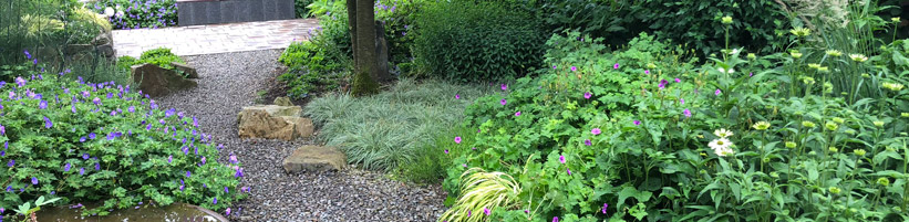 Eine moderne Gartengestaltung bezieht ökologische Aspekte mit ein